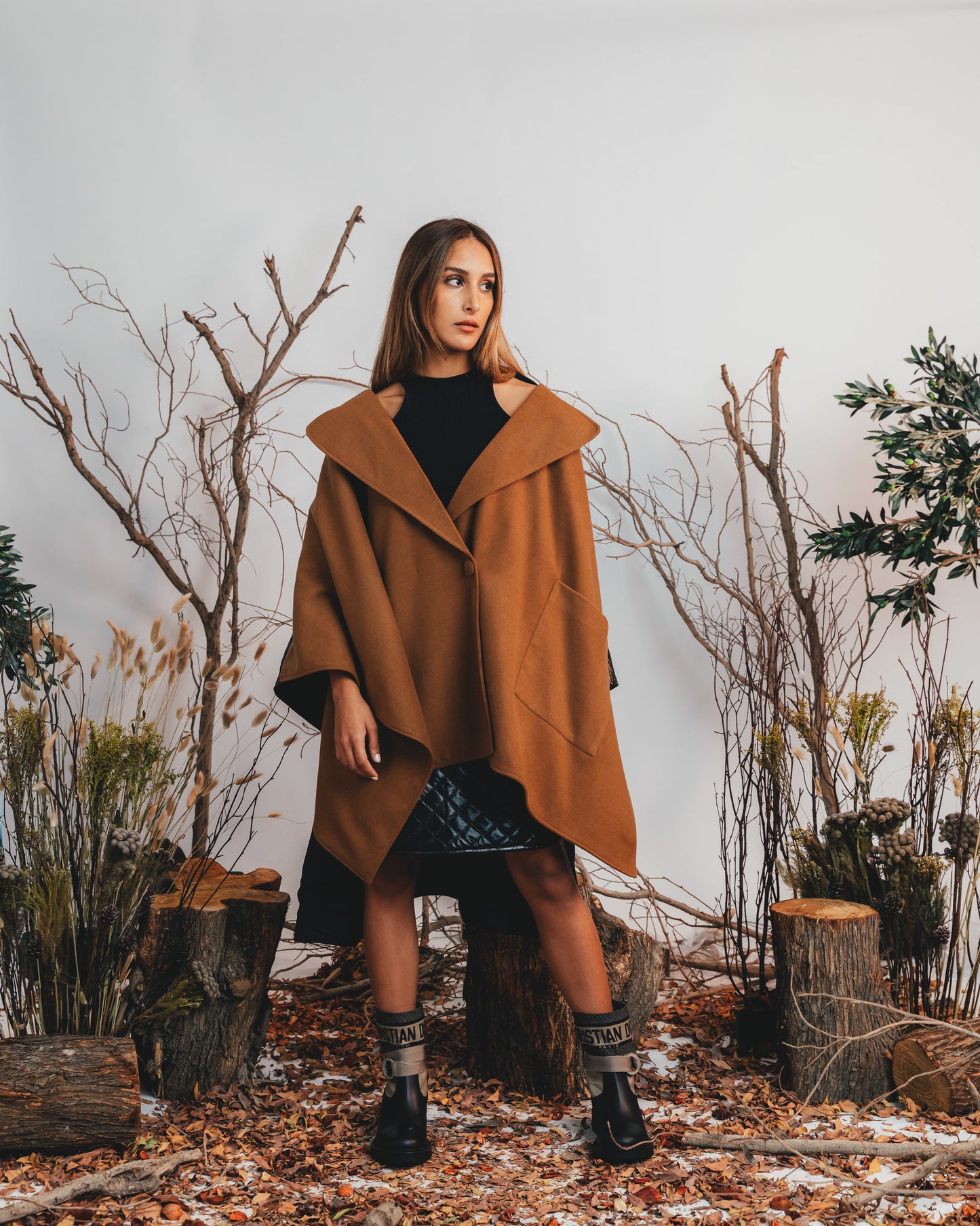 QUILTED PONCHO (BLACK)