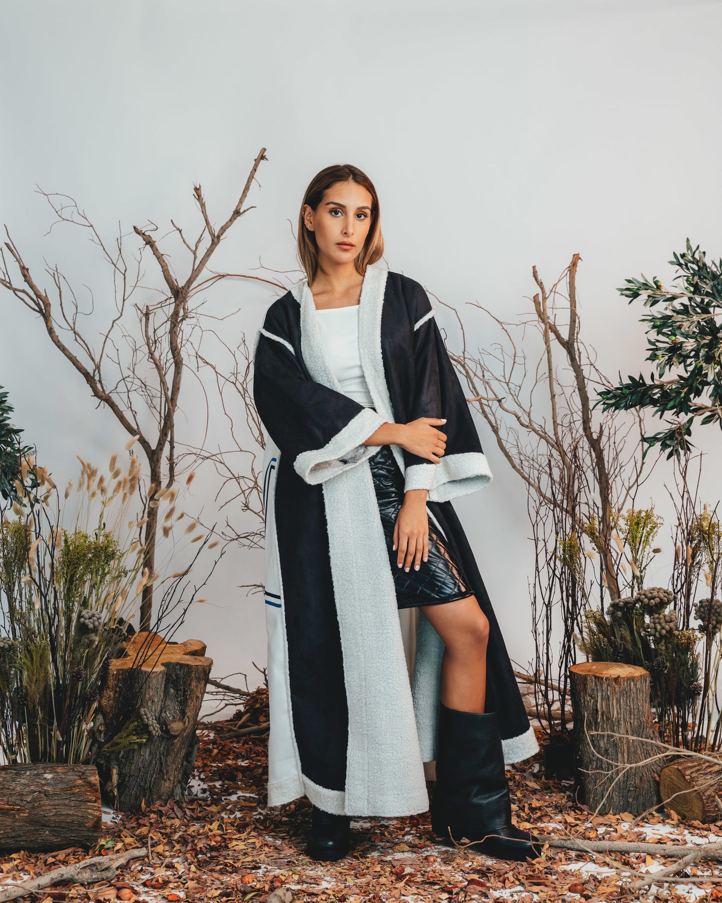BOHEME EMBROIDERED BISHT (BLACK)