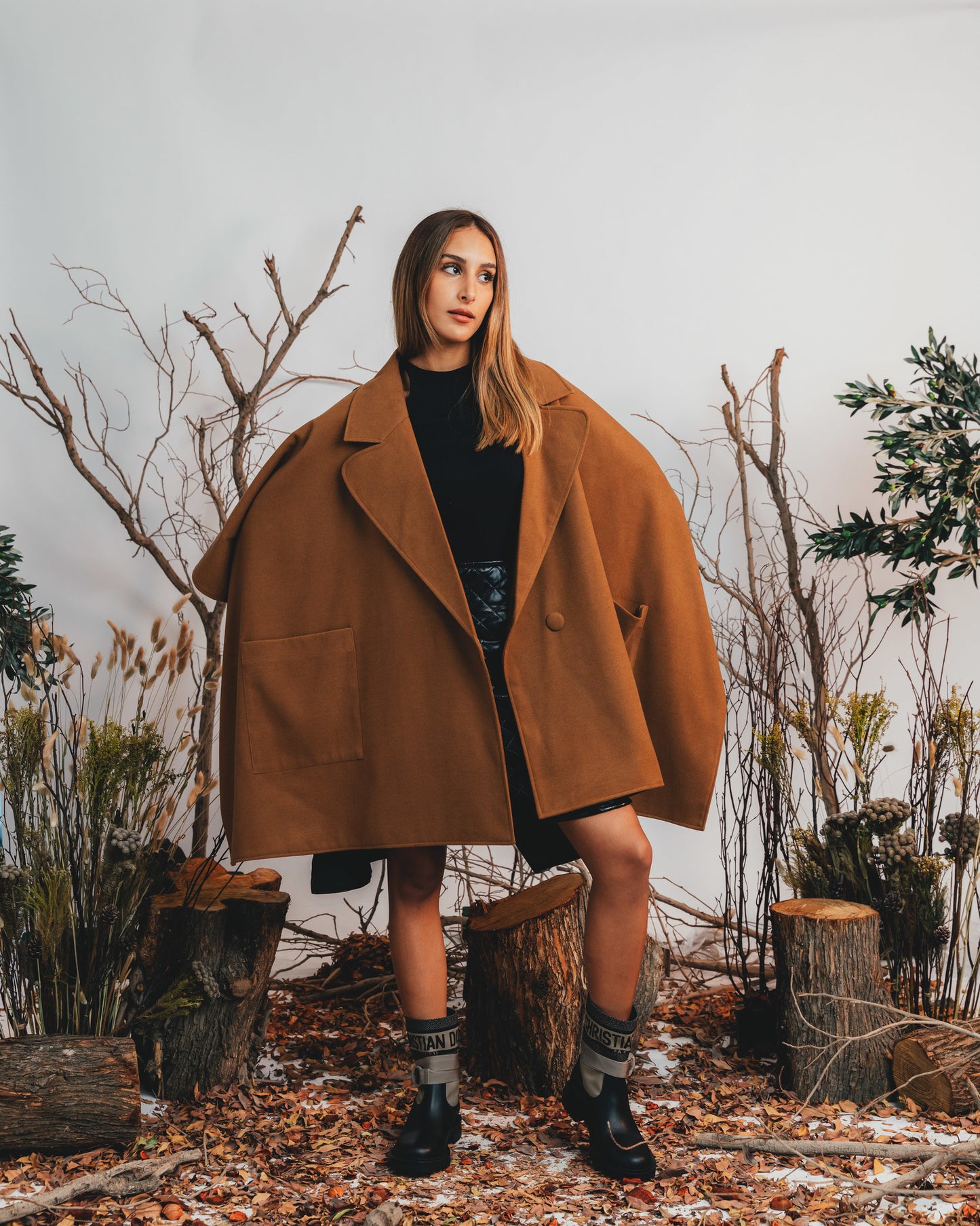 QUILTED PONCHO (BLACK)