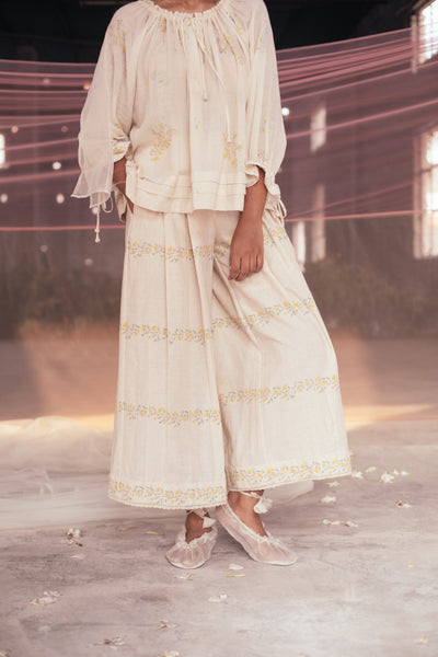 FLORA PEASANT TOP