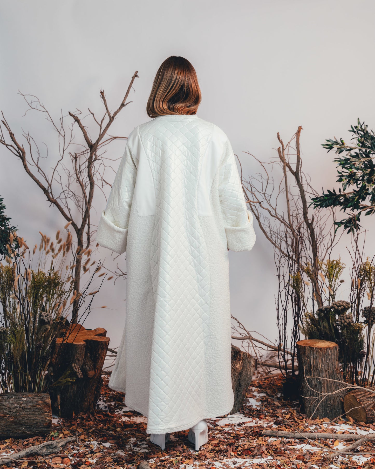 SEMI QUILT BISHT (WHITE)