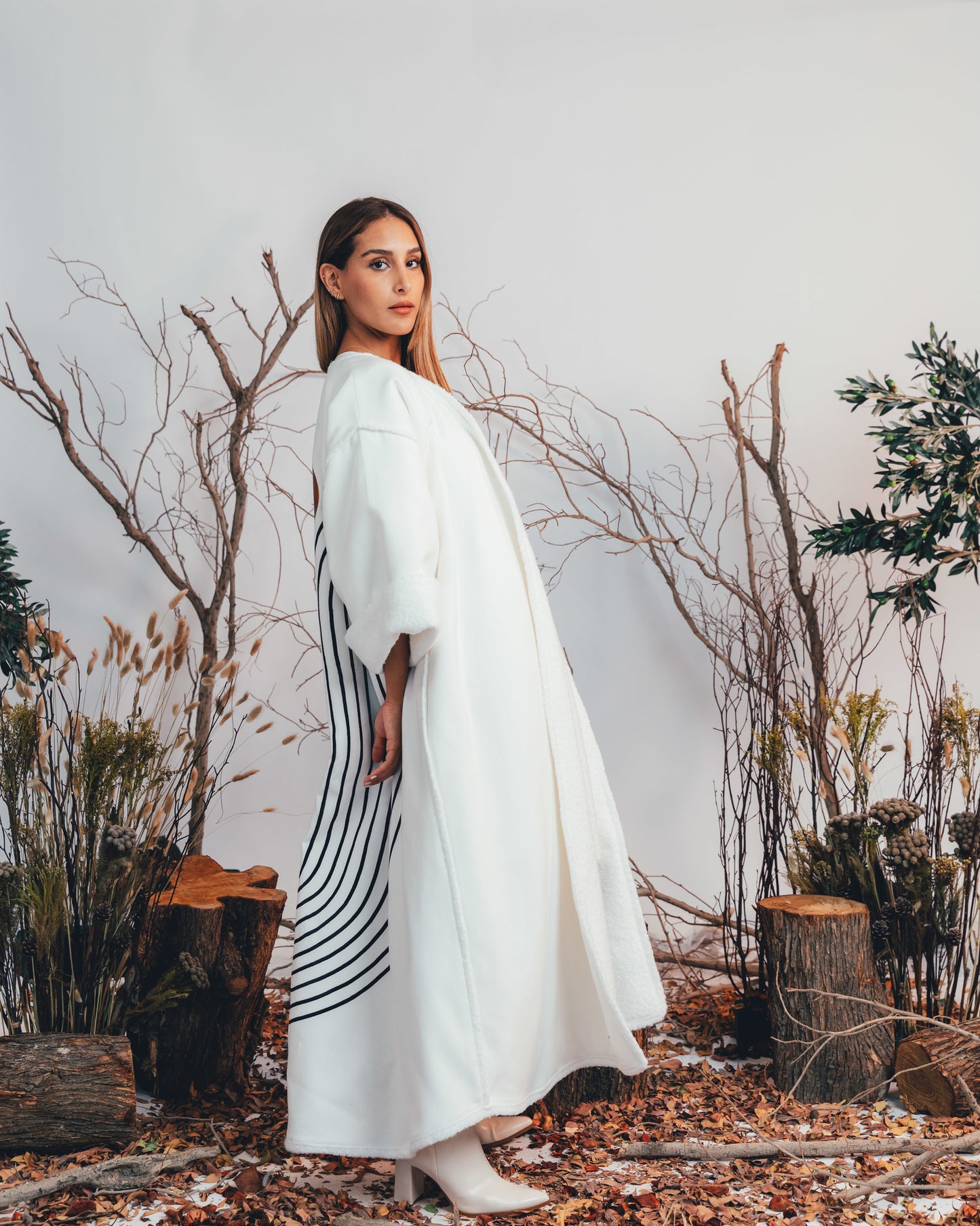 SUNRISE EMBROIDERED BISHT