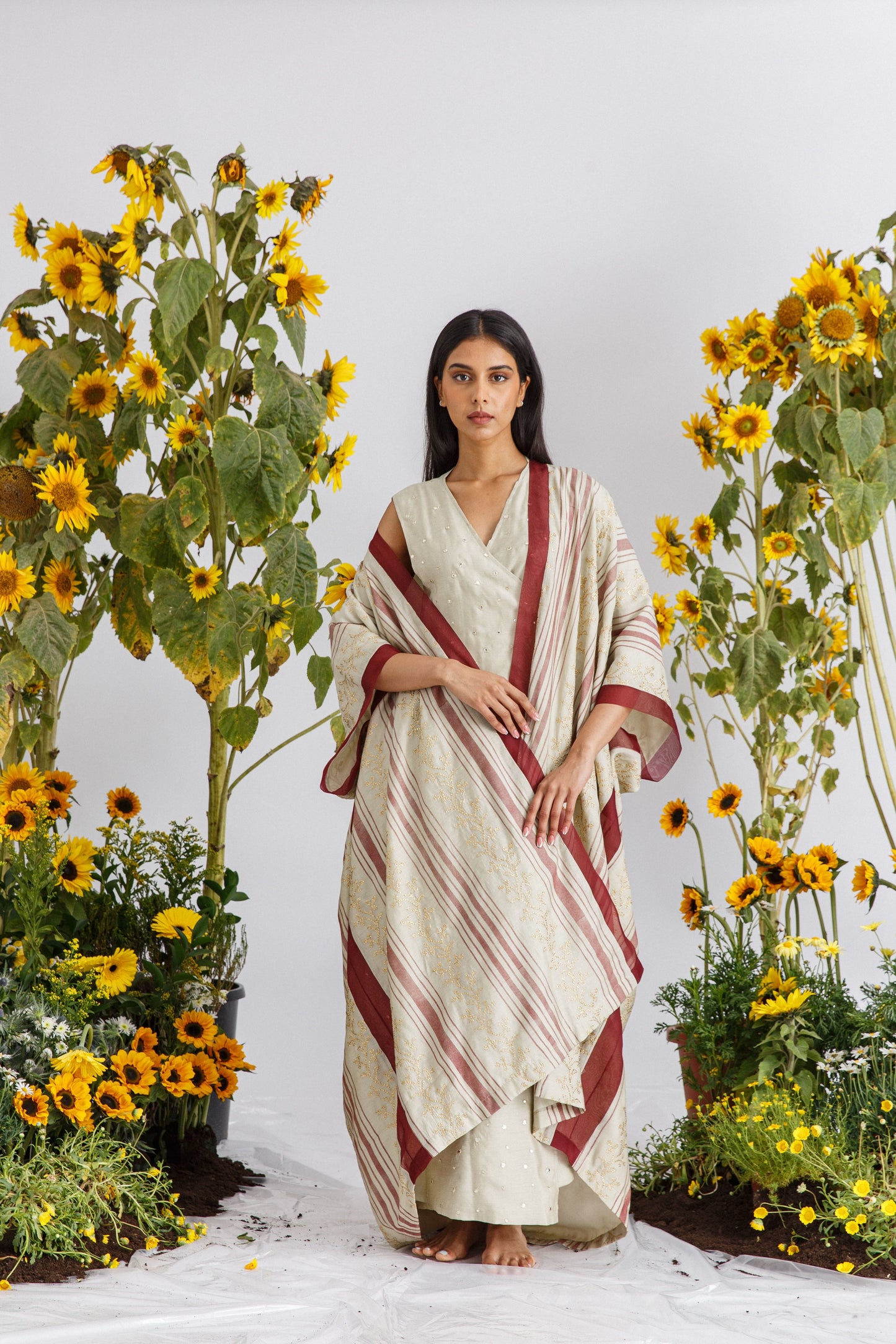 EMBROIDERED KIMONO SET