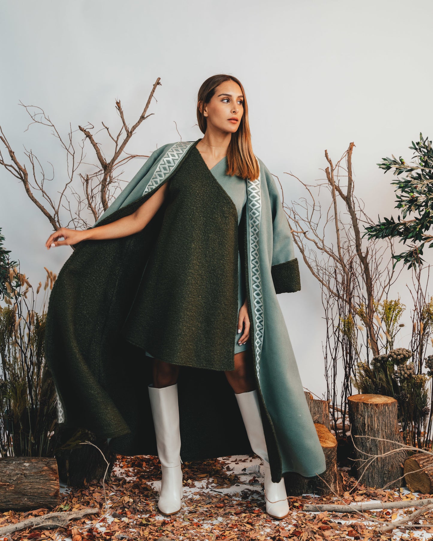 SUNSET EMBROIDERED BISHT