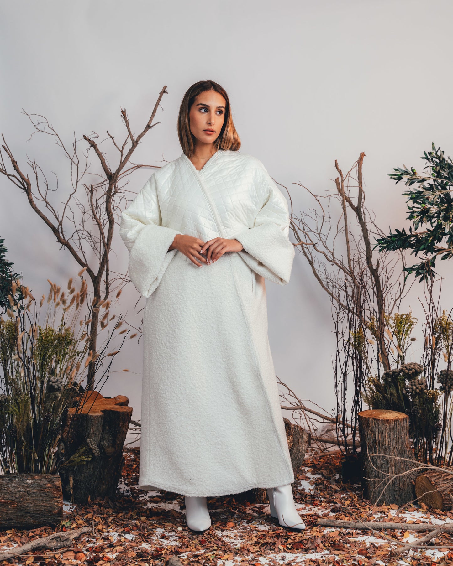 SEMI QUILT BISHT (WHITE)