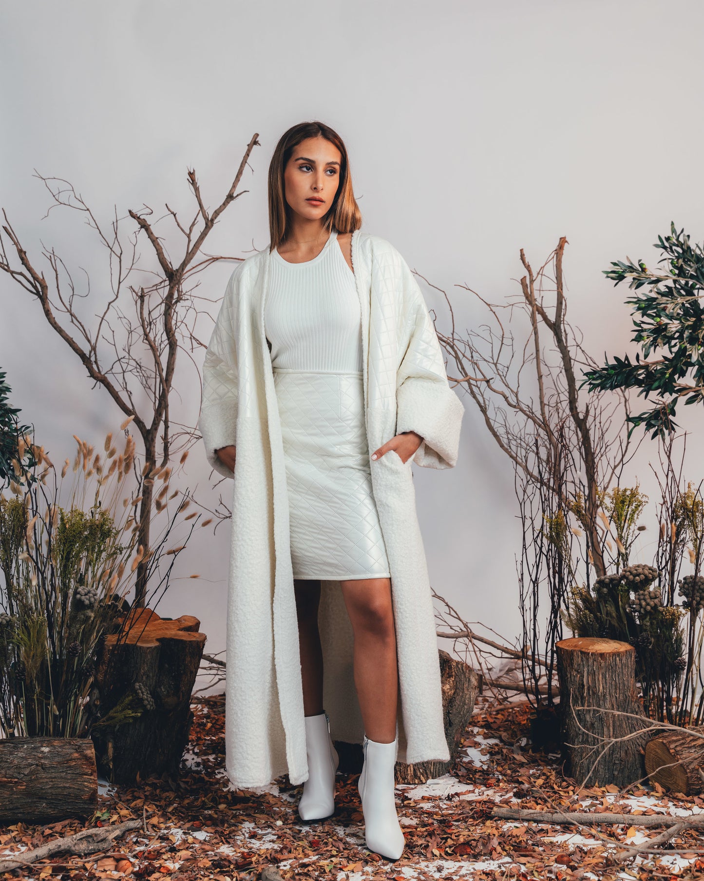 SEMI QUILT BISHT (WHITE)