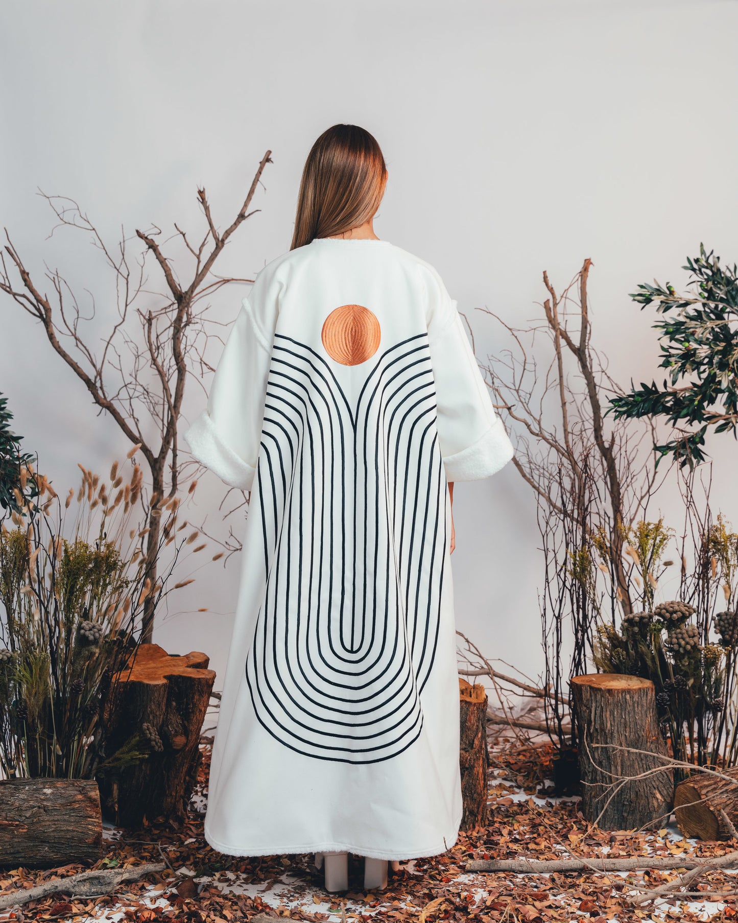 SUNRISE EMBROIDERED BISHT