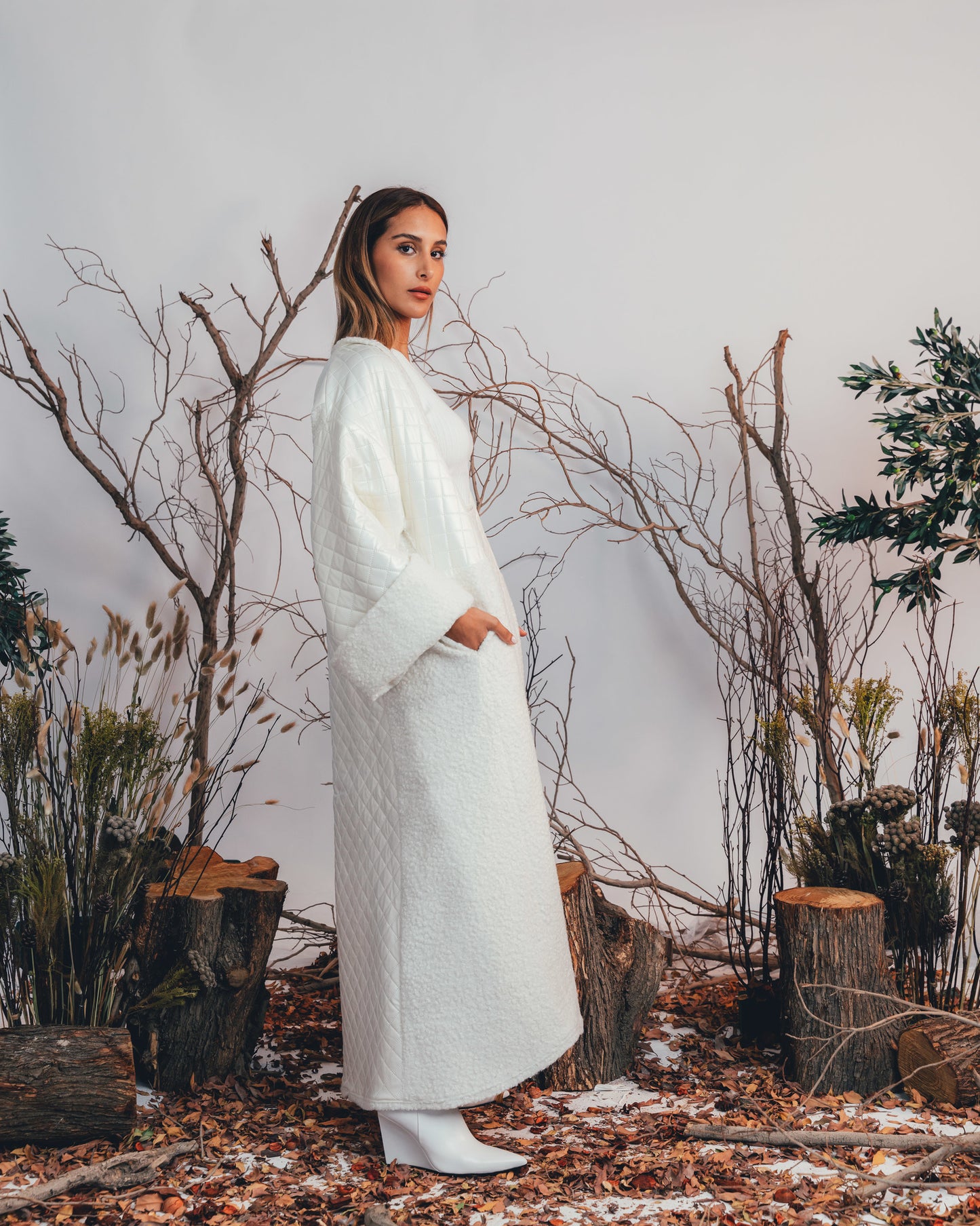 SEMI QUILT BISHT (WHITE)